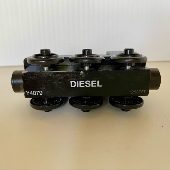 Thomas and Friends Wooden Railway: Diesel - Picture 2 of 5